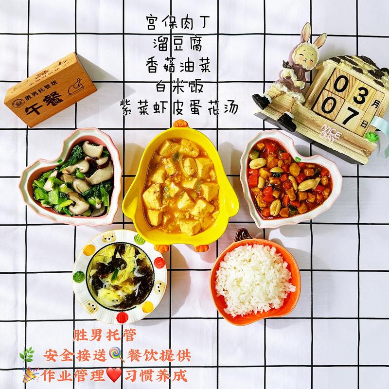 餐饮品牌策划：构建味觉与视觉的双重盛宴